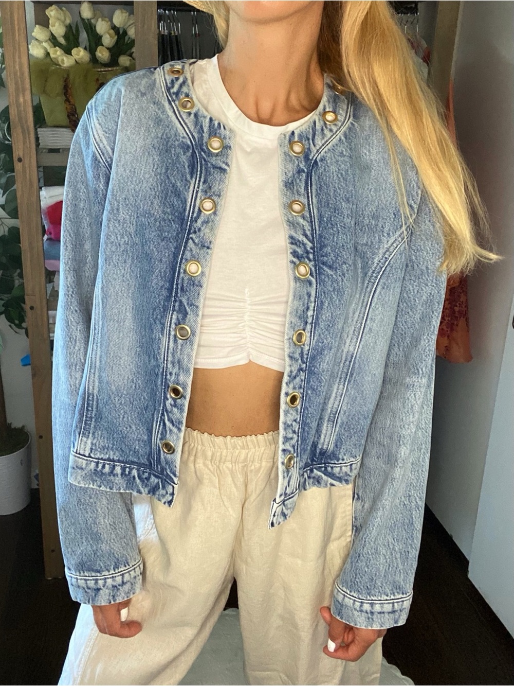 MICHAEL KORS Light Wash Grommet Button Open Denim Jacket! 💙